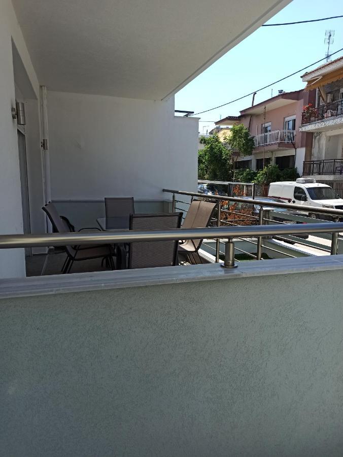 Steps To The Sea Villa เนอาเปรามอส ภายนอก รูปภาพ