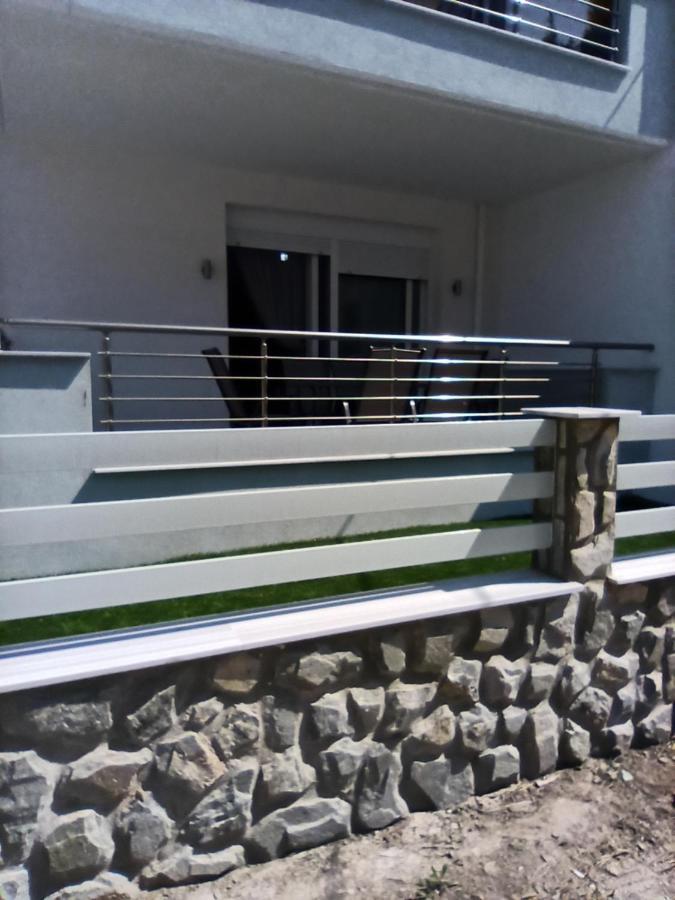 Steps To The Sea Villa เนอาเปรามอส ภายนอก รูปภาพ